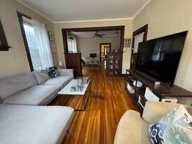 Building Photo - 2516 Bellevue Ave