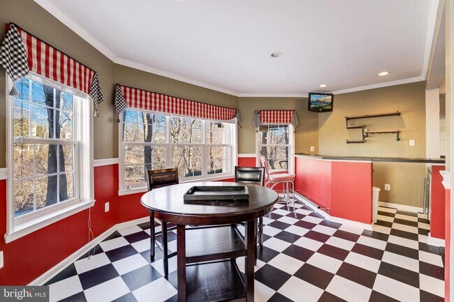 Building Photo - 43258 Meadowood Ct