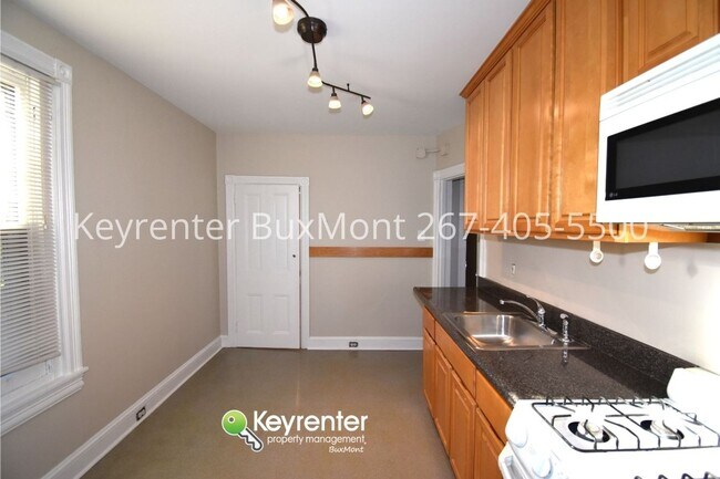 Building Photo - 808 E Willow Grove Ave