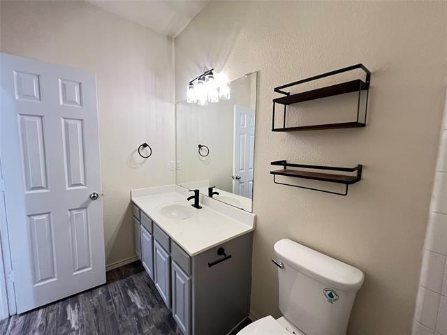 Building Photo - 7960 Glenway Dr