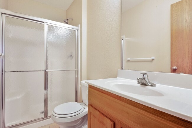 Building Photo - 3 bdrm 2 bath - Grain Valley