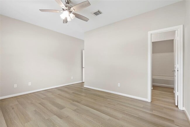 Building Photo - 8315 Greys Ln