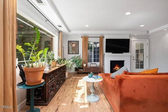 Building Photo - 3847 Sunbeam Dr