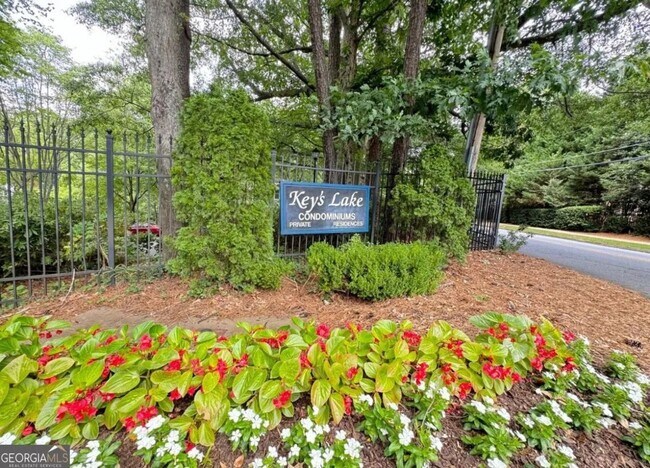 Building Photo - Charming 2BR Condo in Atlanta