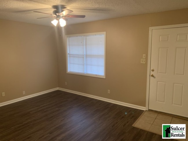 Building Photo - Renovated 3 Bedroom House. HUD Accepted