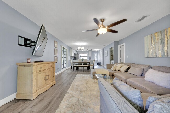 Building Photo - 21866 Cypress Cir