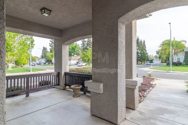 Building Photo - 2609 Magnolia Ct