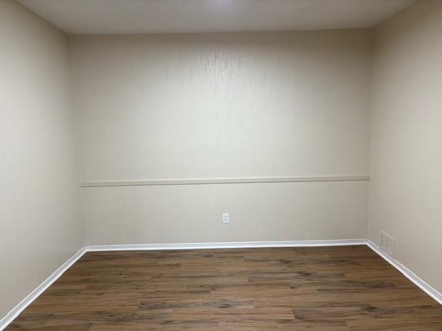 Building Photo - 715 Oakwood Ln