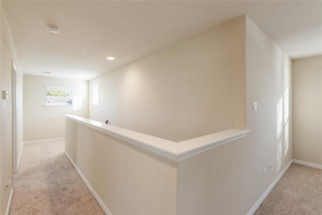 Building Photo - 9961 Aly May Dr