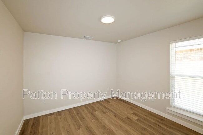 Building Photo - 8904 Bandit Dr
