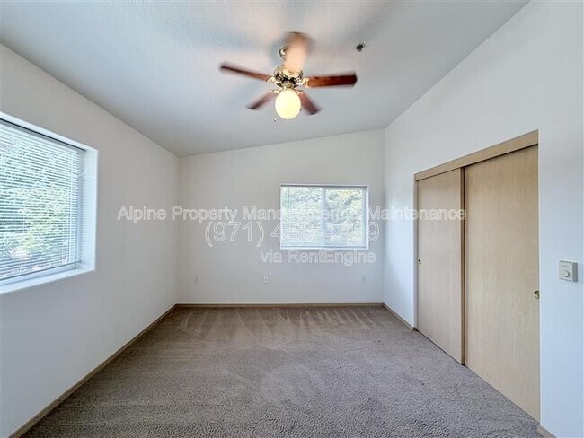 Building Photo - 10020 SW 125th Ave