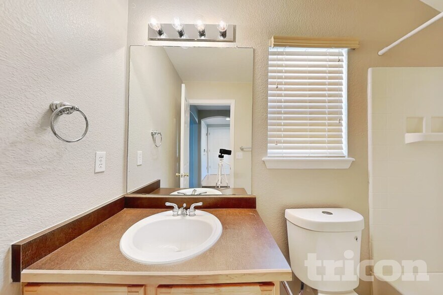 Building Photo - 4836 Ireland Ct