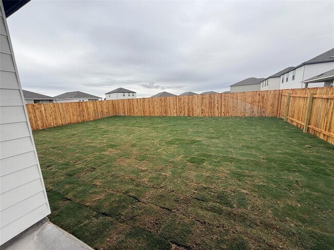 Building Photo - 417 Wedemeyer St