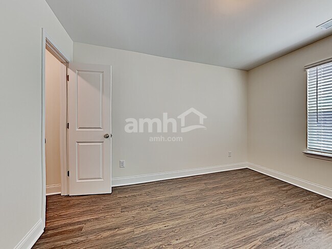 Building Photo - 124 Sweet Gum Dr