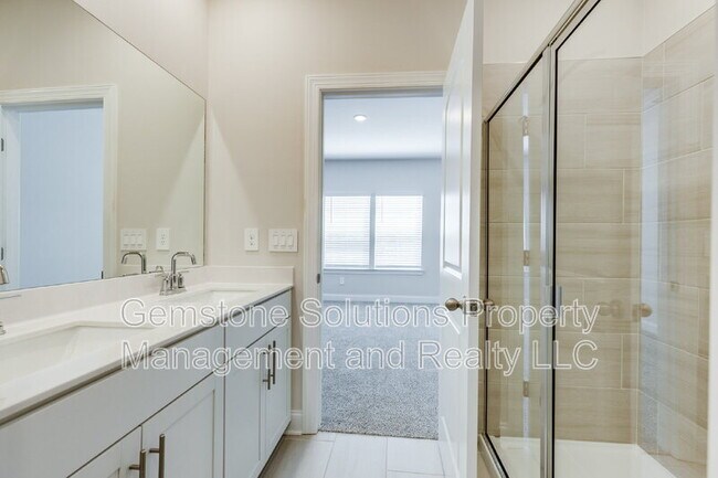 Building Photo - 204 Douglas Bend Rd