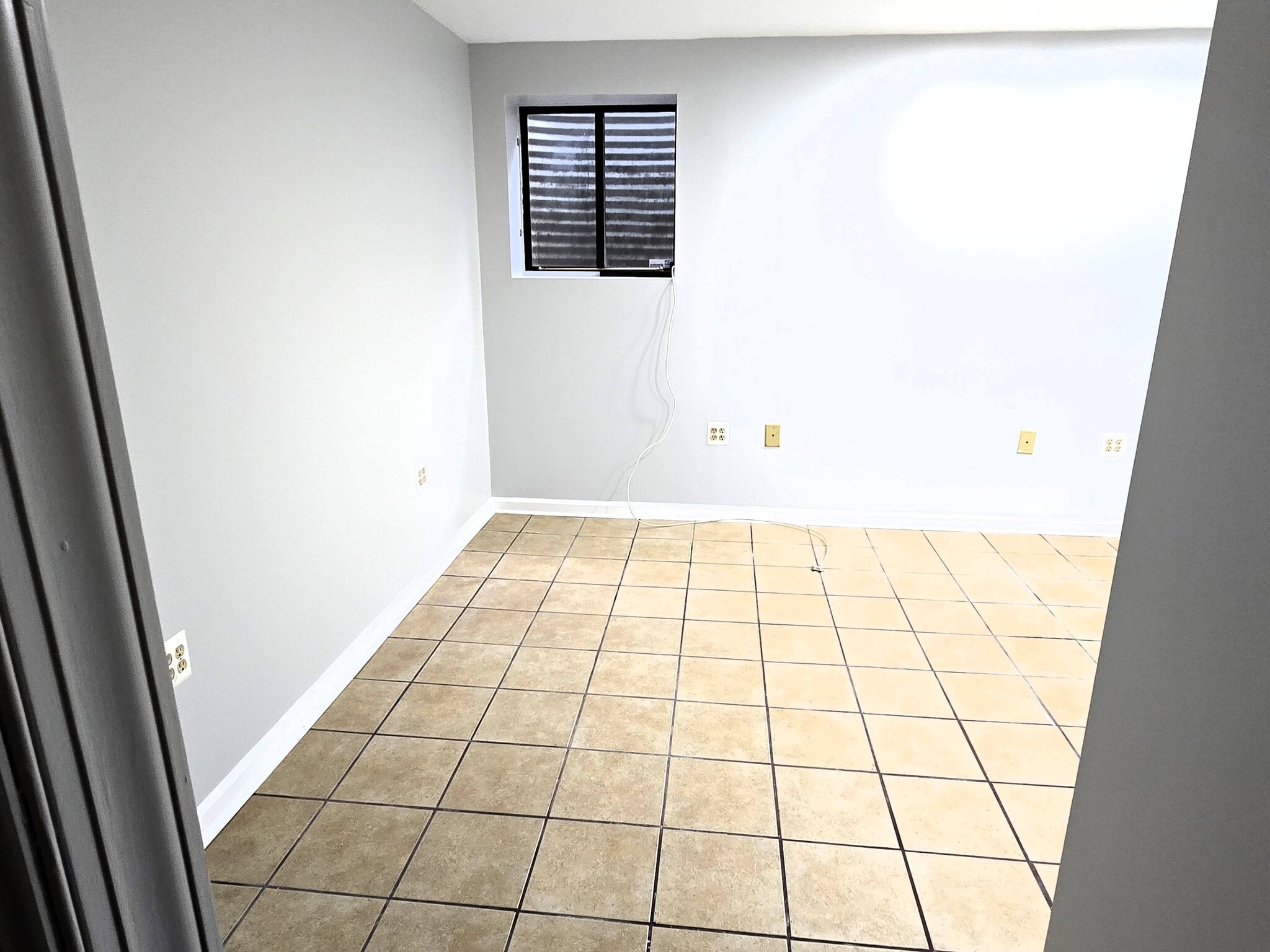 basement-bedroom 3 - 2033 N Cameron St