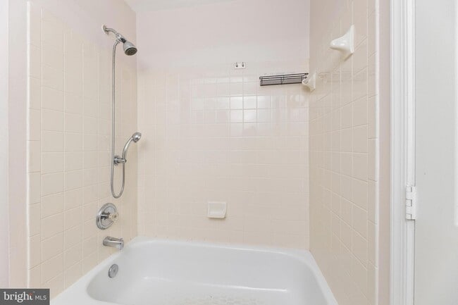 Building Photo - 3343 Cape May Ct