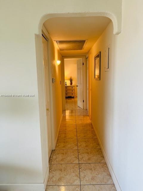 Building Photo - 401 Golden Isles Dr