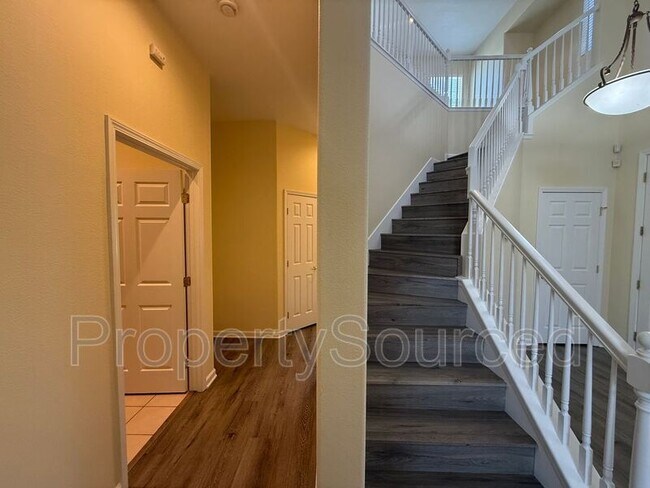 Building Photo - 1633 Sparrowhawk St