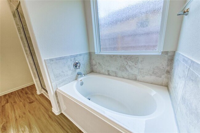 Building Photo - 15401 Summer Ray Dr