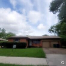 Building Photo - 206 Monticello Dr