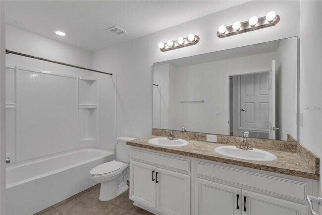 Building Photo - 3380 Bellissimo Ave