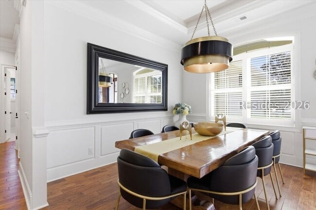 Building Photo - 165 Topside E