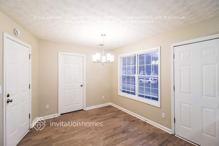 Building Photo - 1807 Summit Creek Way