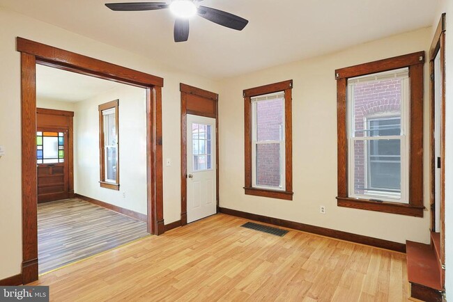 Building Photo - 113 Grand Ave