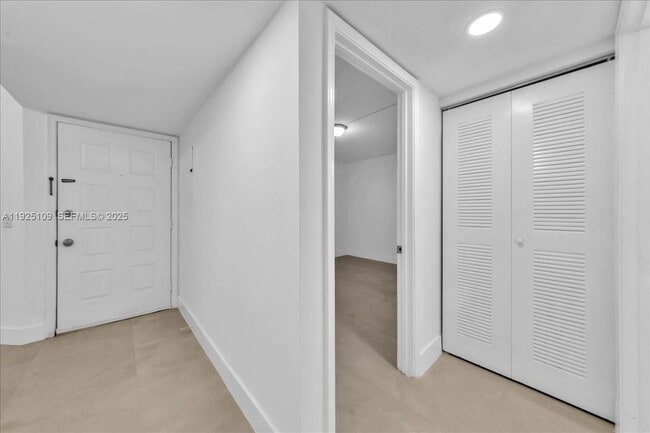 Building Photo - 650 SW 124th Terrace