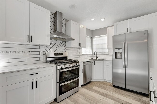 Building Photo - 13428 NW 5th Ct