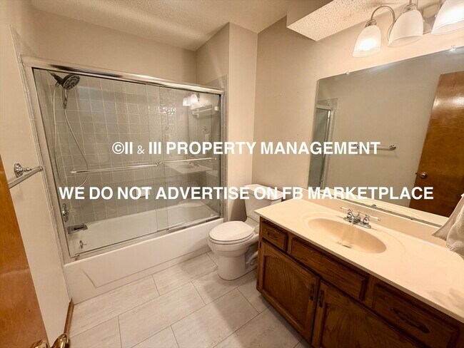 Building Photo - 1213 NE Ball Dr