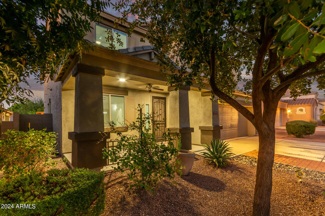 Building Photo - 6632 W Saguaro Park Ln