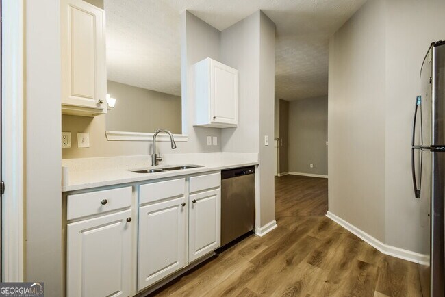 Building Photo - 1563 River Main Ct