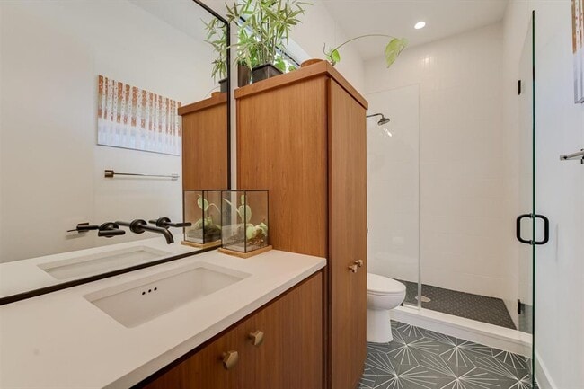 Building Photo - 6007 Nasco Dr