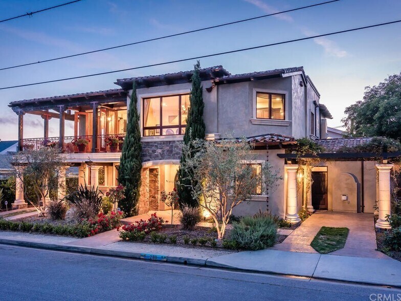 Apartment on right - 288 Windward Ave