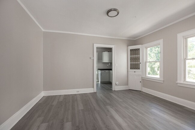 Building Photo - 3300 Dellwood Rd
