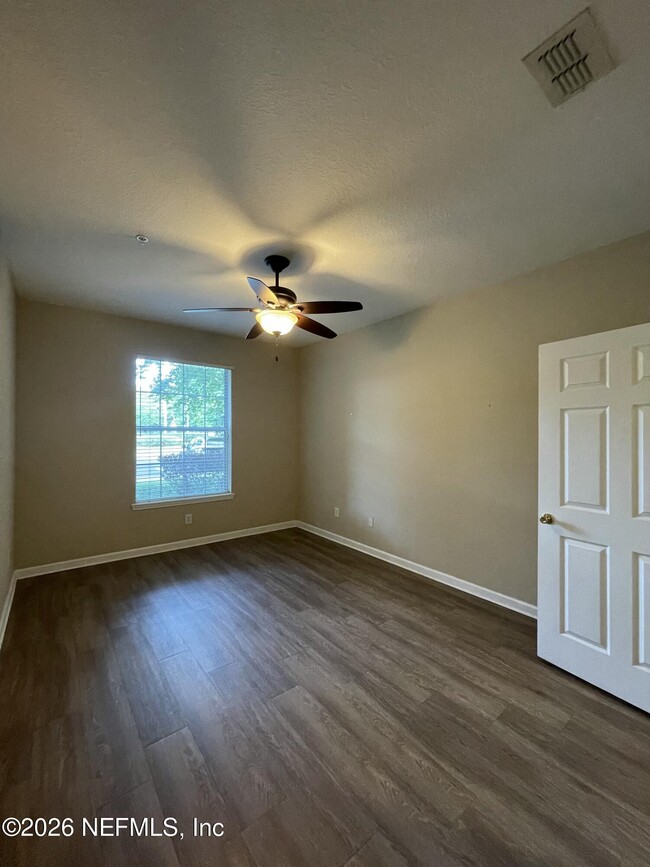 Building Photo - 7801 Point Meadows Dr