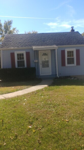 Primary Photo - 9946 Carlyle Ave