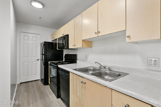 Building Photo - 3065 N 67th Ave