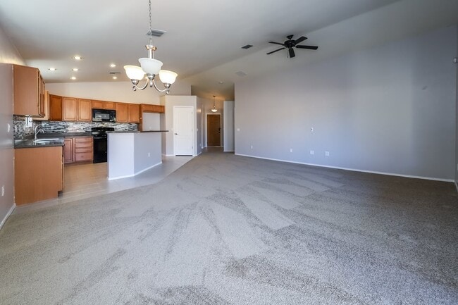 Building Photo - 4005 E Coolbrooke Dr