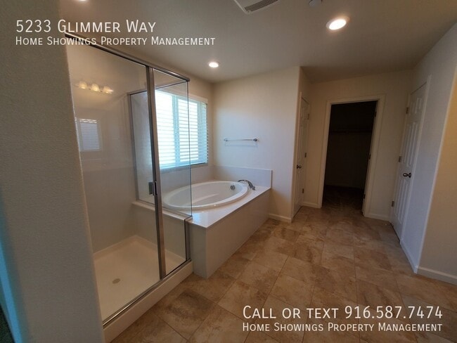 Building Photo - 5233 Glimmer Way