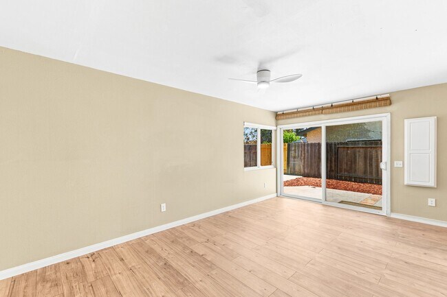 Building Photo - 11770 Treeview Pl