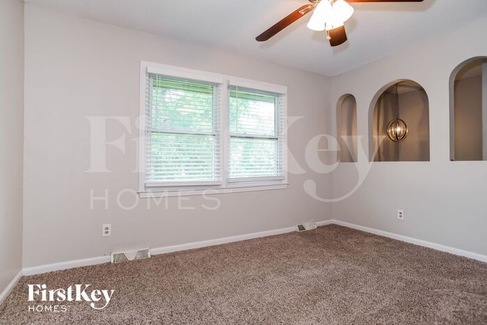 Building Photo - 7305 NW 76 Pl