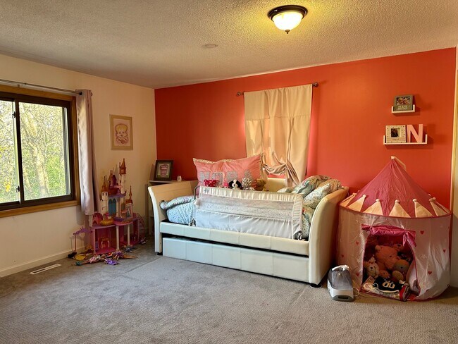 Building Photo - 5345 Wedgewood Dr