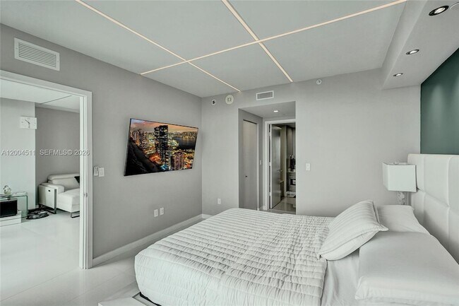 Building Photo - 1300 S Miami Ave