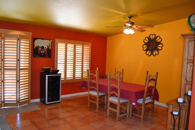 Building Photo - Bright & Spacious 3-Bedroom Tucson Rental with Low-Maintenance Backyard