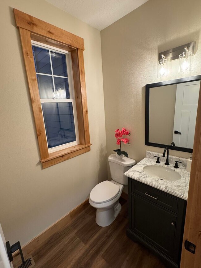 Building Photo - Brand New Private Bella Ridge 4 Bedroom 2.5 Bath Home Near Golf and Lewis & Clark Elementary School