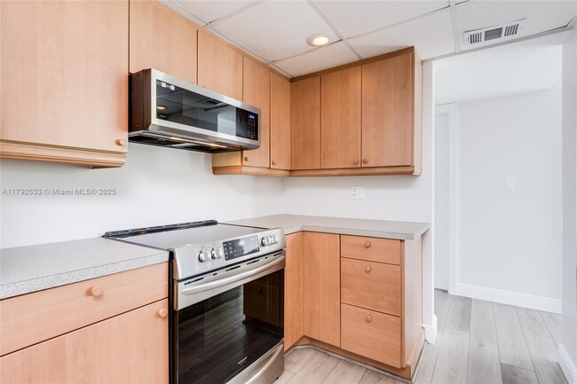 Building Photo - 1301 River Reach Dr