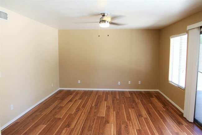 Building Photo - 26031 N 65th Dr